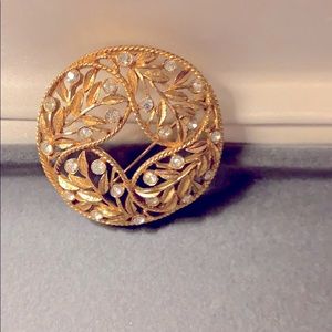 Goldtone Vintage brooch